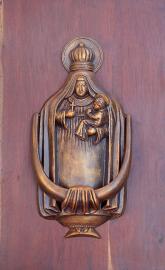 Virgen, fibra de vidrio y madera, 2018